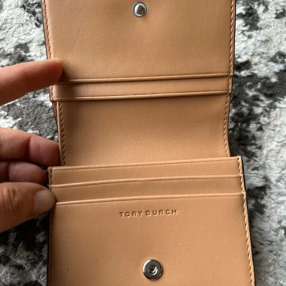 Tory Burch Light Gray Leather Trifold Wallet with Silver Logo - Picture 2 of 5